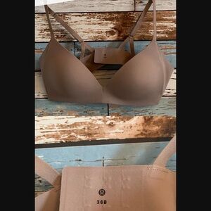 New never worn Lululemon bra